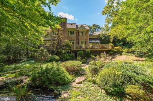 9821 Avenel Farm Dr, Rockville MD  20854-5414 exterior