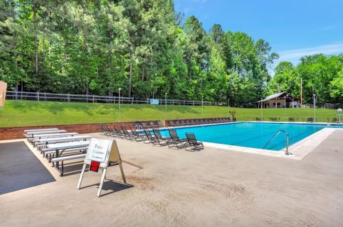 3769 Kinnard Dr, Atlanta GA 30360-1505 exterior