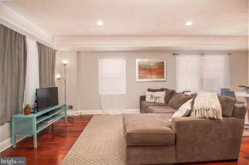 708 Four Mile Rd, Alexandria VA  22305-1518 exterior