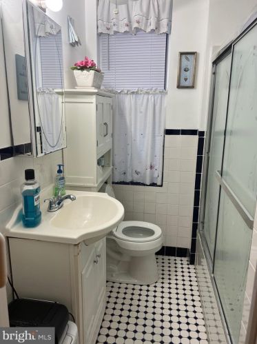 2411 8th St, Philadelphia PA 19148-3713 exterior