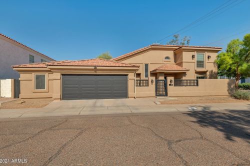 8101 13th Pl, Phoenix, AZ 85020-3887