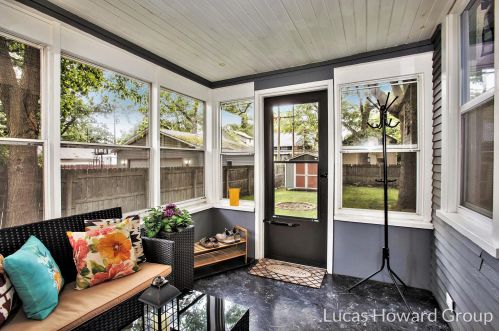 1896 5 St, Meskegon MI 49444-1009 exterior