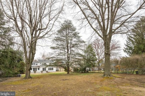 114 Woodview Ln, Riverton NJ  08077-3218 exterior