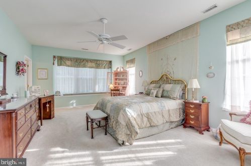 77 Warwick Way, Southampton NJ 08088-1150 exterior