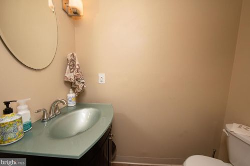 2237 Bainbridge St, Philadelphia PA 19147-2313 exterior