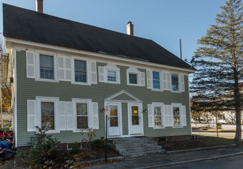29 Bradley St, Concord, NH 03301-6432