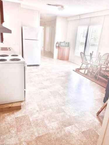 3190 Karen Dr, Naples, FL 34112-7365