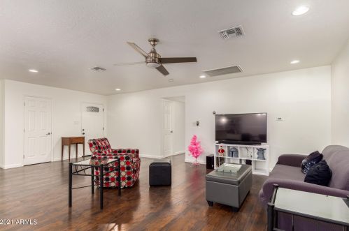 3242 Emile Zola Ave, Phoenix AZ 85032-6331 exterior