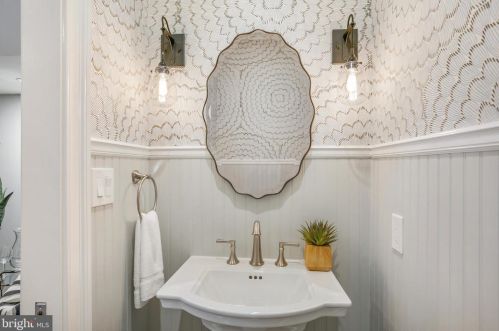 618 3 St, Washington DC 20002-4942 exterior