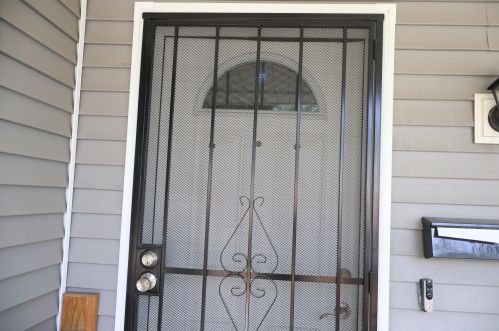 2223 28, Milwaukee WI 53215-2425 exterior