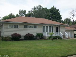 5290 148th St, Cleveland, OH 44142-1719