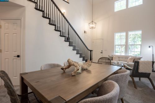 42 Oak Gate Pl, Concord, CA 94523-7319