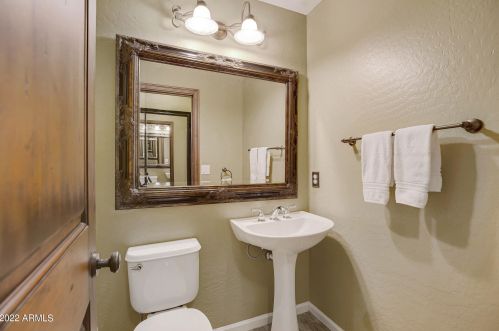 15405 18 Ave, Phoenix AZ 85015-3840 exterior