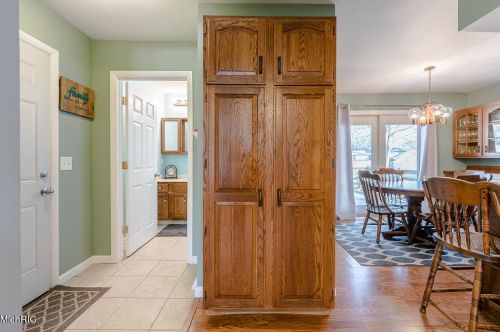 1564 Hansen St, Meskegon MI 49445-1238 exterior