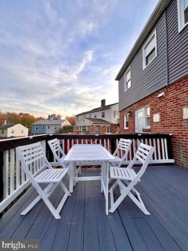 6949 Westhampton Dr, Alexandria VA 22307-1527 exterior