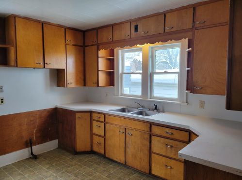 1728 Manz St, Meskegon MI 49442-5706 exterior