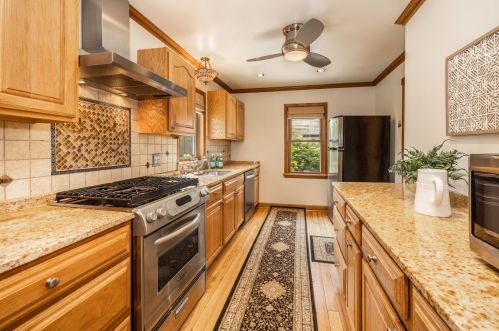 2716 44, Milwaukee WI 53219-3202 exterior