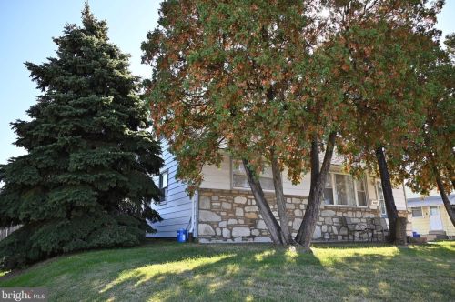 9427 Academy Rd, Philadelphia PA  19114-2623 exterior