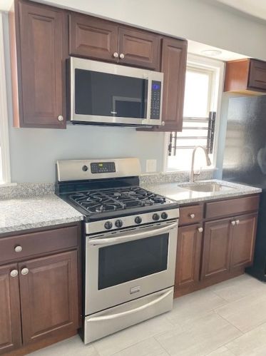 6445 Claremont Ave, Chicago IL 60645-1569 exterior