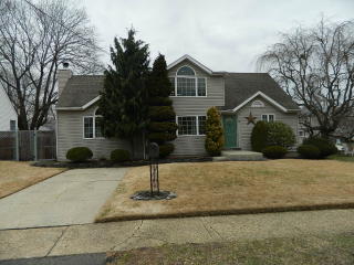 12 Ravine Dr, Trenton NJ  08620-2421 exterior