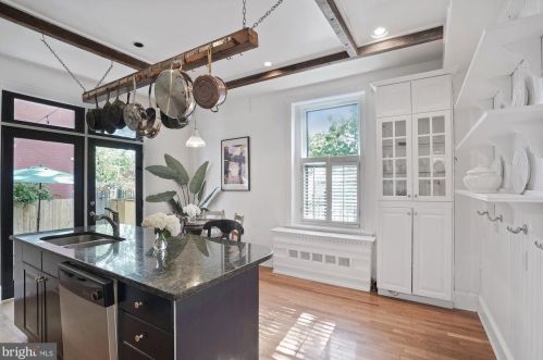 801 Independence Ave, Washington DC 20003-1317 exterior