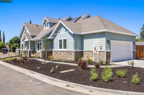 1711 Berrywood Dr, Concord CA 94521-2142 exterior