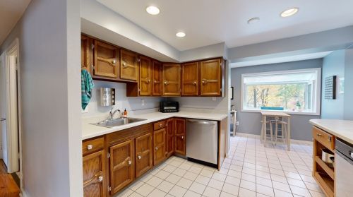 525 Penn Vista Dr, Pittsburgh PA  15235-4242 exterior