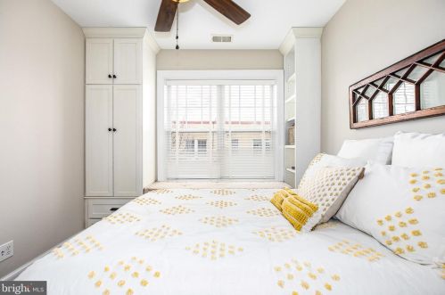 1448 D St, Washington DC  20002-5402 exterior