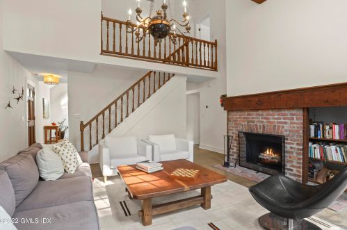 49 Indian Harbor Dr, Greenwich, CT 06830-7164