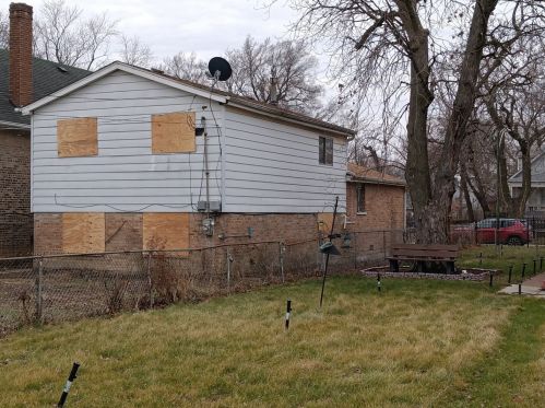 10629 Indiana Ave, Chicago IL  60628-2824 exterior