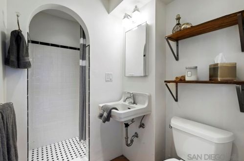 4875 Alder Dr, San Diego CA  92116-2325 exterior