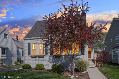 591 Berkley Ave, Elmhurst, IL 60126-4230