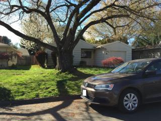 7869 46th Ave, Portland OR  97206-9104 exterior