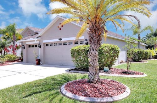 10839 Breaking Rocks Dr, Tampa, FL 33647-3585