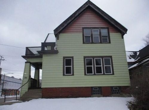 3101 2nd St, Milwaukee, WI 53212-2018
