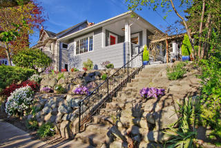 5764 28th Ave, Seattle WA  98105-5518 exterior