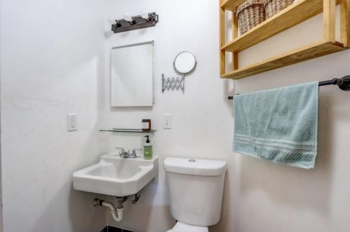 4237 Burrell St, Milwaukee WI  53207-5003 exterior