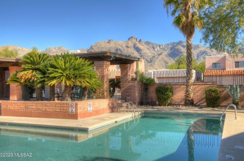 6580 Calle Sin Nombre, Tucson AZ  85718-2078 exterior