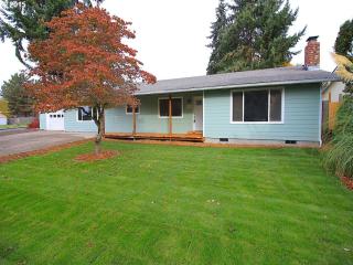 897 Blackfoot Ave, Eugene OR  97404-4506 exterior