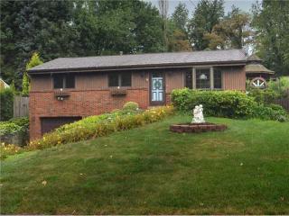 215 Mardi Gras Dr, Pittsburgh PA  15239-2407 exterior