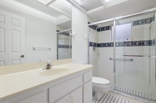 812 102 Ave, Naples FL 34108-3216 exterior