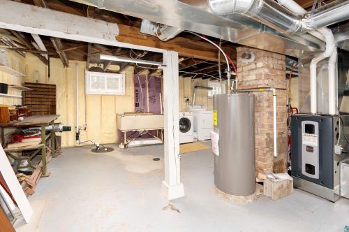 2318 12 St, Duluth MN 55806-1261 exterior