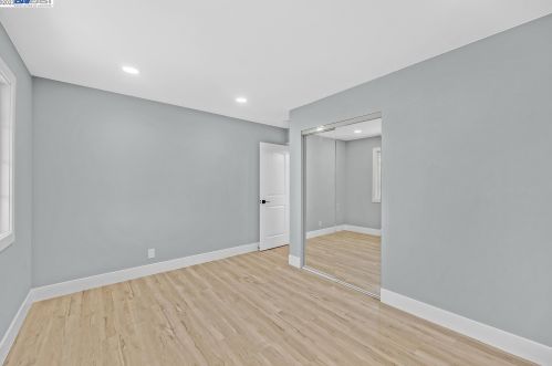 1945 Jameson Ct, Concord CA 94521-1609 exterior