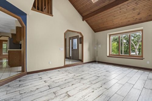 6218 Old Middleton Rd, Madison WI  53705-1040 exterior