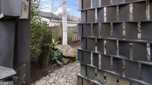 4512 Dolphin Ln, Alexandria VA 22309-3110 exterior