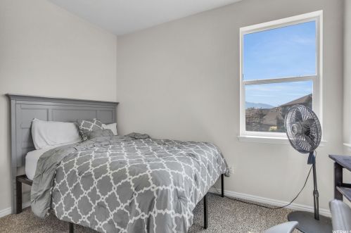 7204 Brittany Town Dr, Taylorsville UT 84084-4609 exterior