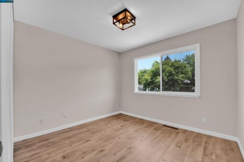 1221 Roanwood Way, Concord CA 94521-4816 exterior