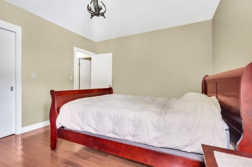 30 Kinnicutt Rd, Worcester MA 01602-1546 exterior