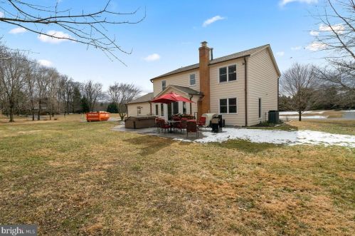 2 Granby Ct, Rockville MD 20855-1406 exterior