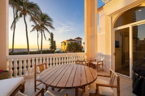 24 Casa Mar Ln, Naples FL 34103-3685 exterior